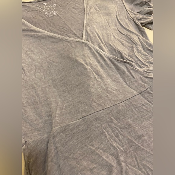 AE wrapped top in blue
Size XS - Picture 2 of 4